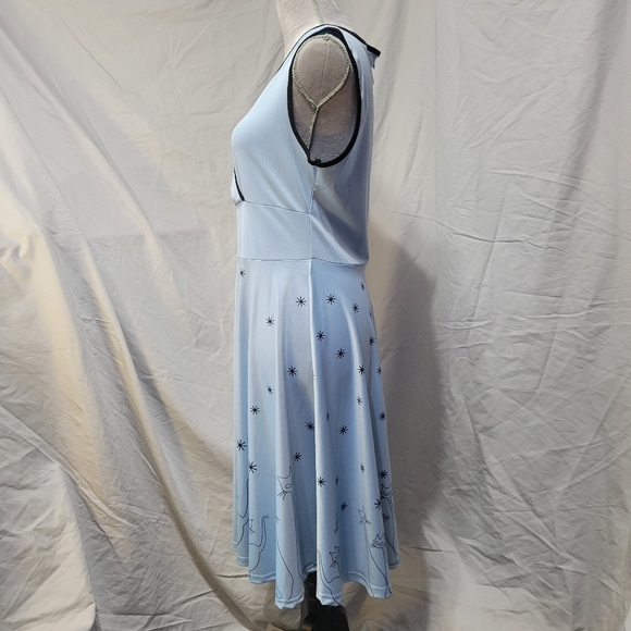 Light Blue Mod Retro Cats Sleeveless Crossover Swing Dress - Picture 4 of 8